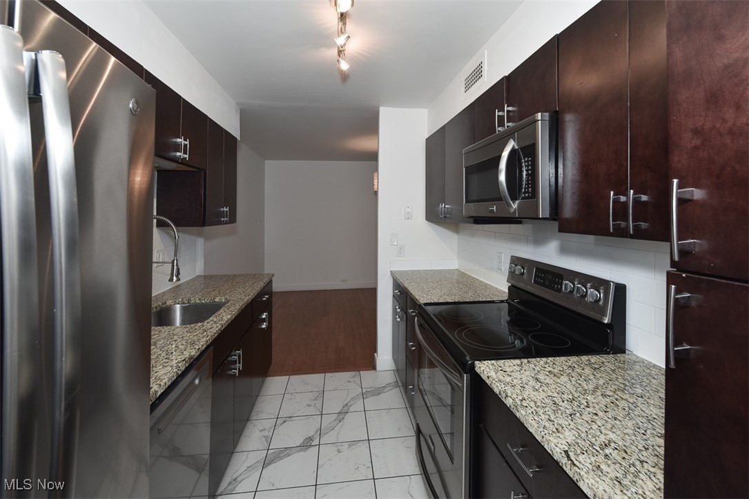 12700 Lake Avenue Lakewood OH 44107