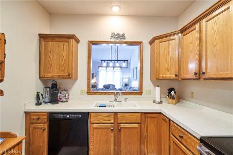 2574 Cardington Green Uniontown OH 44685