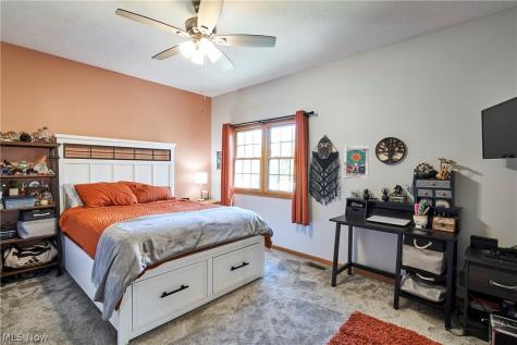 2574 Cardington Green Uniontown OH 44685