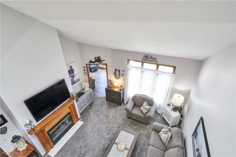 2574 Cardington Green Uniontown OH 44685