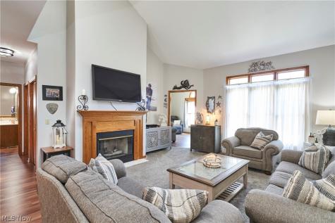 2574 Cardington Green Uniontown OH 44685
