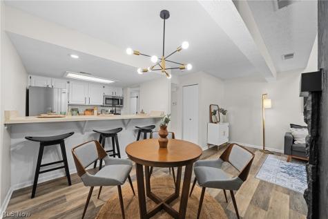 2129 Pinebrook Trail Cuyahoga Falls OH 44223