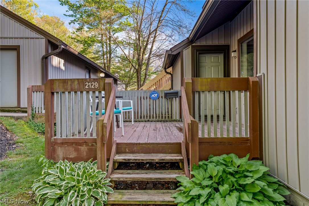 2129 Pinebrook Trail Cuyahoga Falls OH 44223