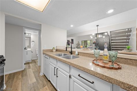 2129 Pinebrook Trail Cuyahoga Falls OH 44223