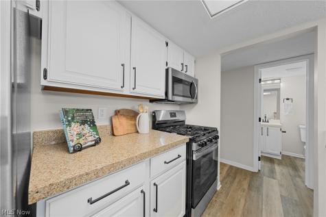 2129 Pinebrook Trail Cuyahoga Falls OH 44223