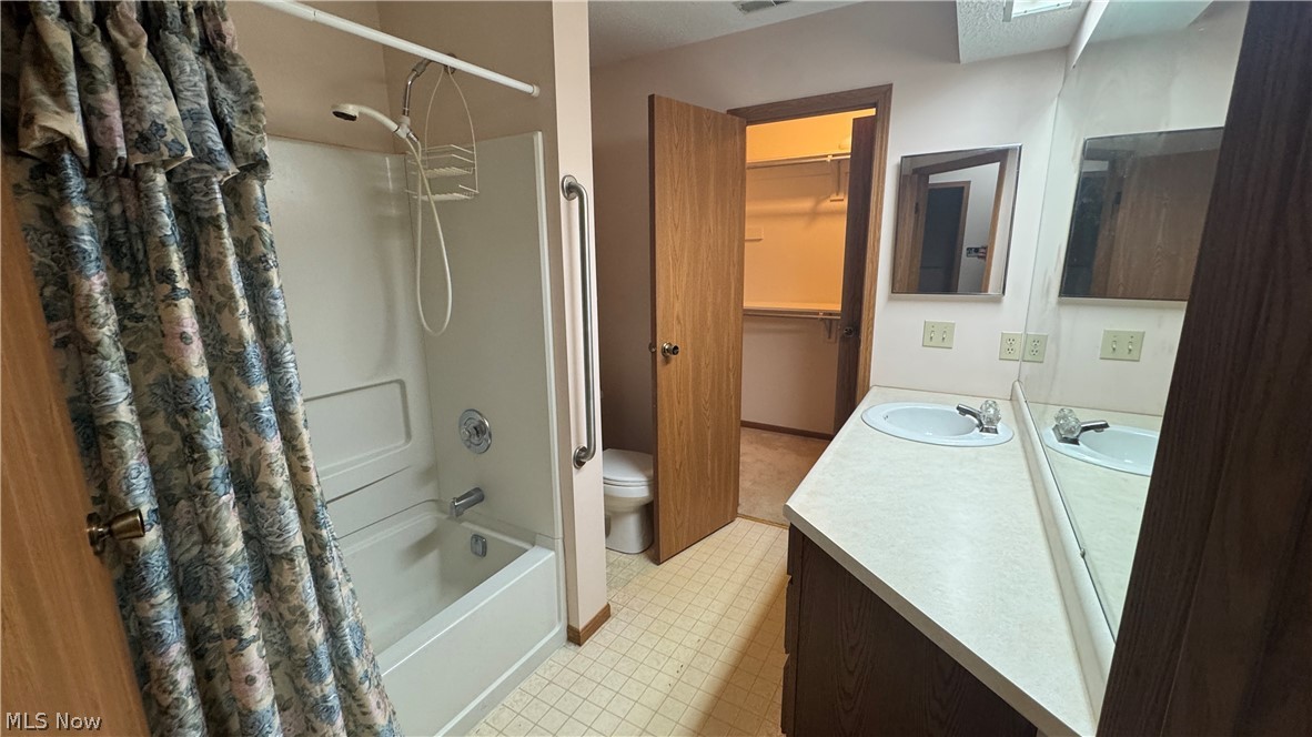 21 Stratford Green Drive Canfield OH 44406