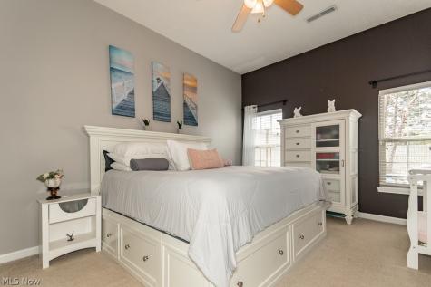 324 Lakewick Lane Willowick OH 44095
