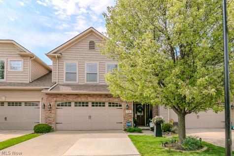 324 Lakewick Lane Willowick OH 44095