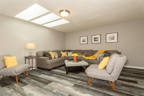324 Lakewick Lane Willowick OH 44095