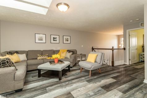 324 Lakewick Lane Willowick OH 44095