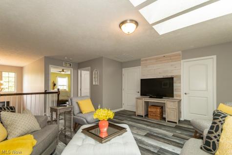 324 Lakewick Lane Willowick OH 44095
