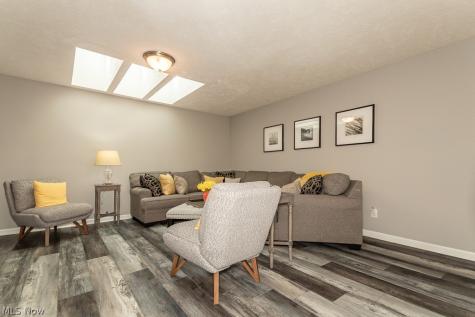 324 Lakewick Lane Willowick OH 44095