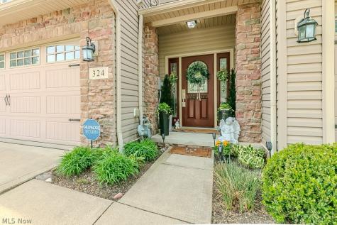 324 Lakewick Lane Willowick OH 44095