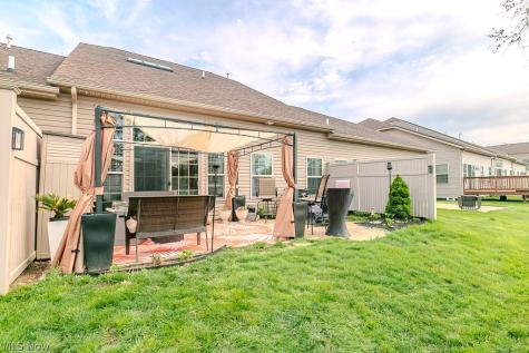 324 Lakewick Lane Willowick OH 44095