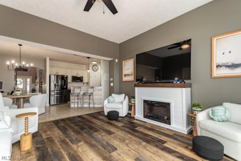 324 Lakewick Lane Willowick OH 44095