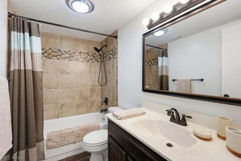 6320 Greenwood Sagamore Hills OH 44067