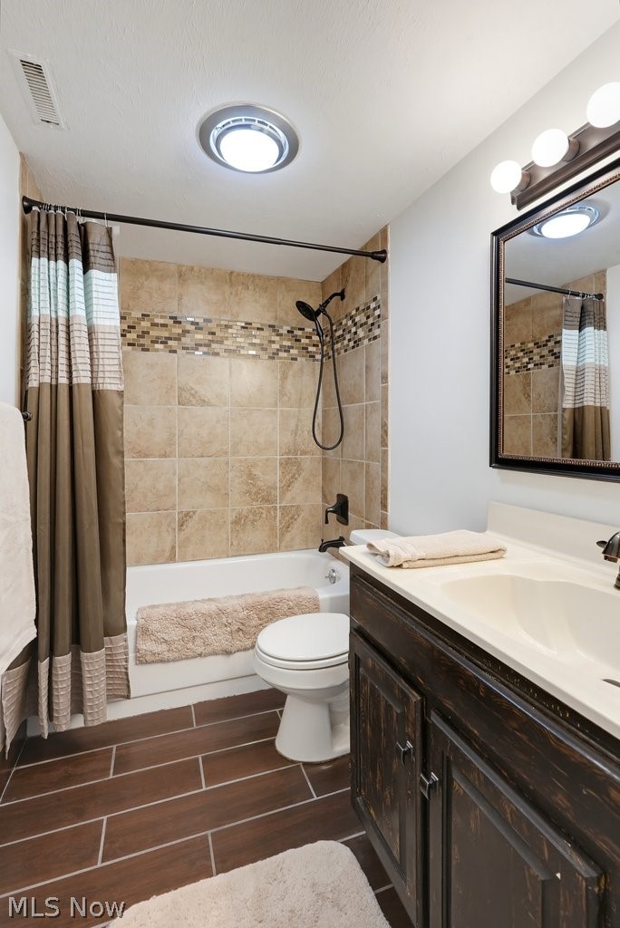 6320 Greenwood Sagamore Hills OH 44067