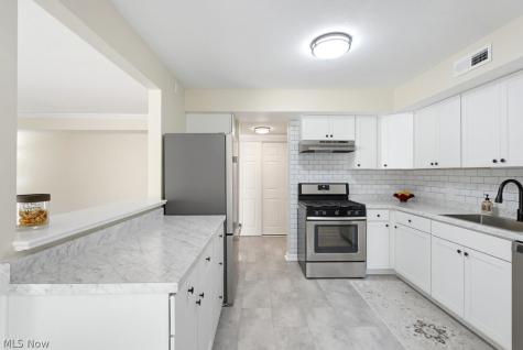 6320 Greenwood Sagamore Hills OH 44067