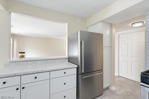 6320 Greenwood Sagamore Hills OH 44067