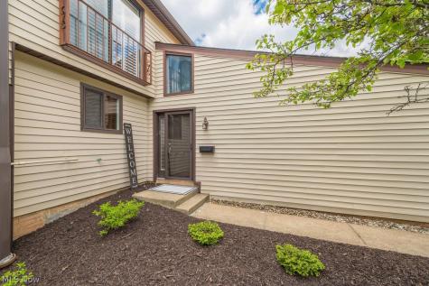 15057 Pine Valley Trail Middleburg Heights OH 44130