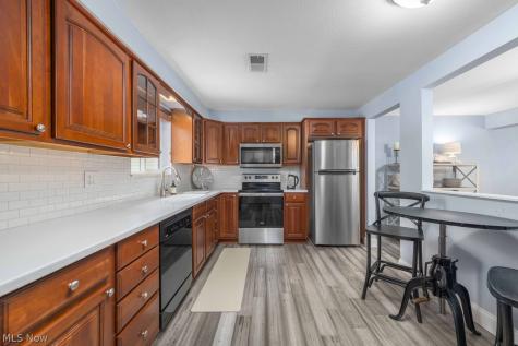15057 Pine Valley Trail Middleburg Heights OH 44130