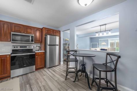 15057 Pine Valley Trail Middleburg Heights OH 44130