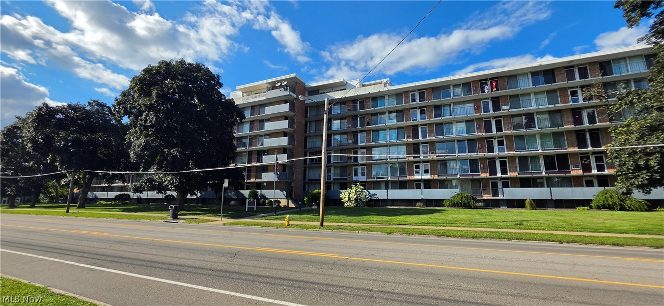 2331 E Market Street Akron OH 44312