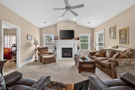 1321 Cascade Circle NW Canton OH 44708