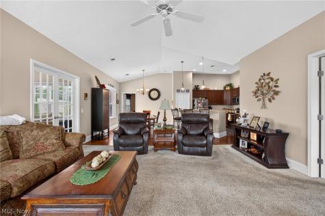 1321 Cascade Circle NW Canton OH 44708
