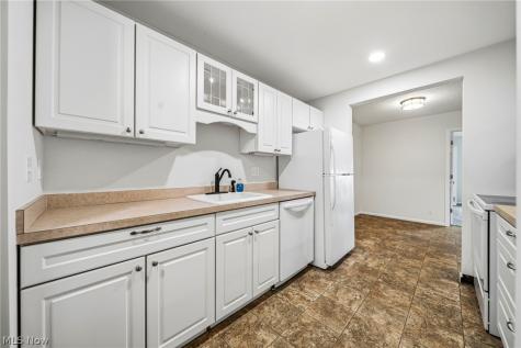 7982 Colonial Drive Mentor OH 44060