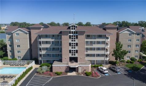 30 Marina Point Drive Sandusky OH 44870