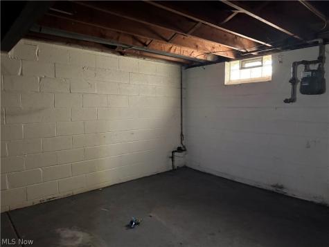 9409 Manor Avenue Cleveland OH 44104