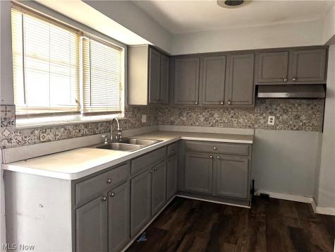 9409 Manor Avenue Cleveland OH 44104