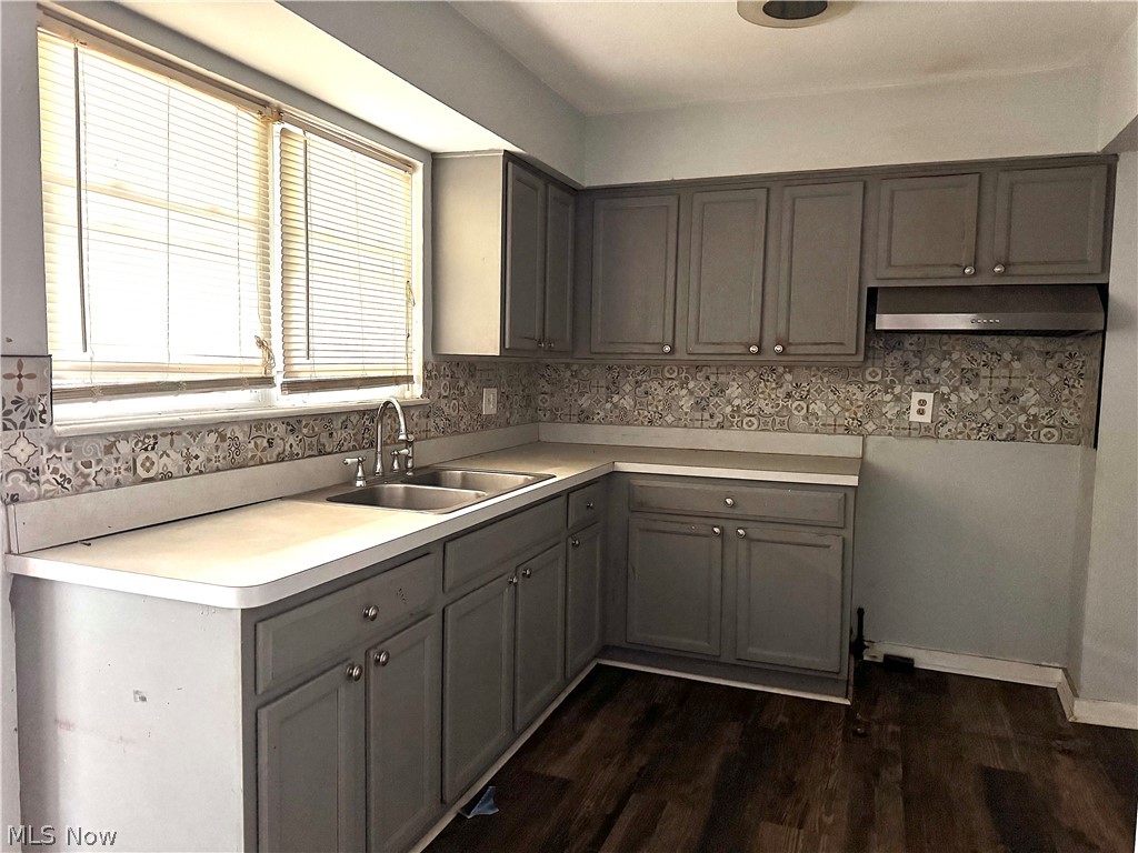 9409 Manor Avenue Cleveland OH 44104