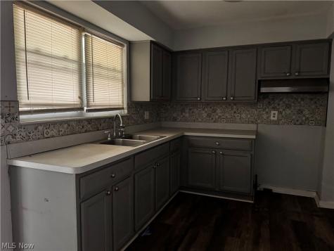 9409 Manor Avenue Cleveland OH 44104