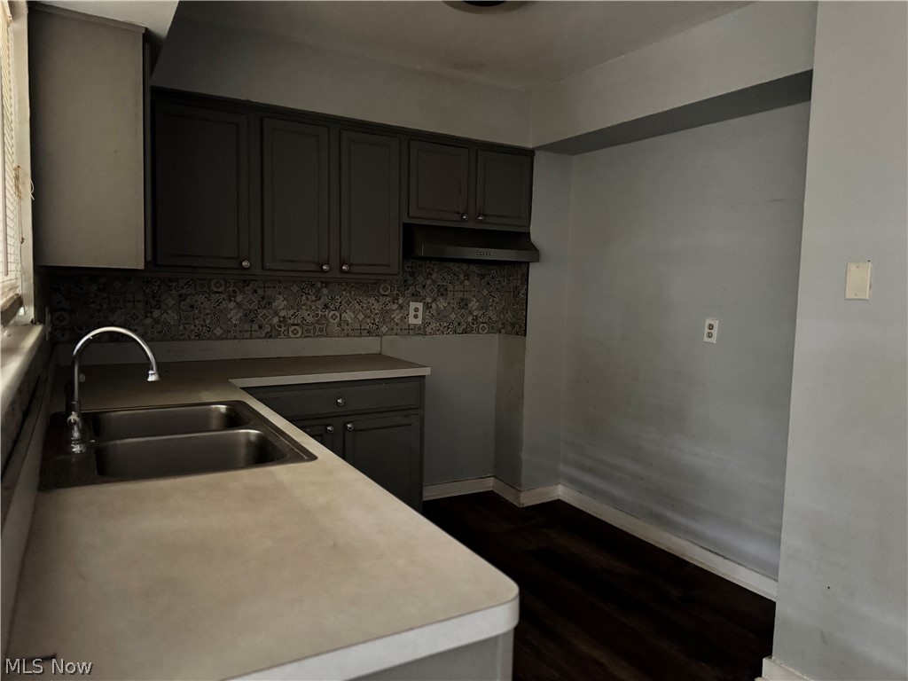 9409 Manor Avenue Cleveland OH 44104