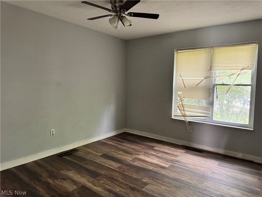9409 Manor Avenue Cleveland OH 44104