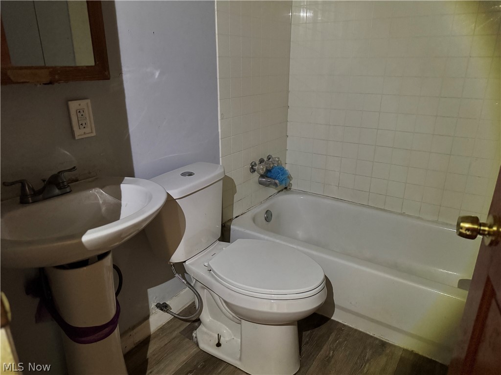 9409 Manor Avenue Cleveland OH 44104