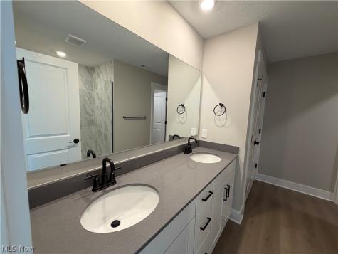 32736 Sandridge Run Avon Lake OH 44012