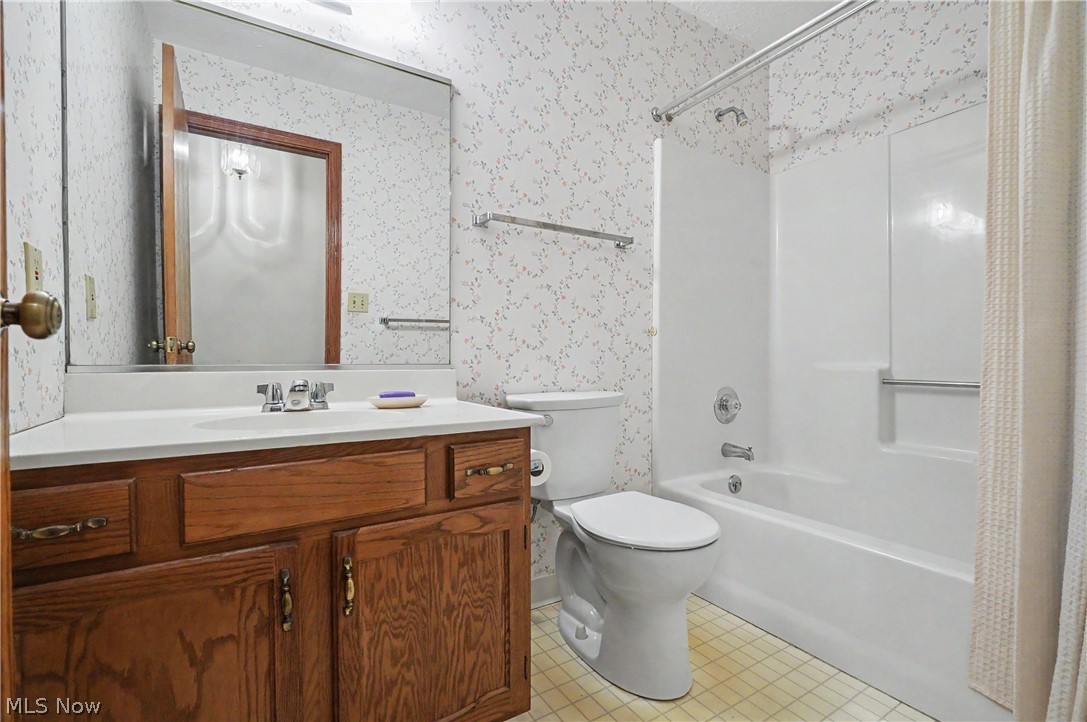 1344 Fox Run Court Youngstown OH 44512
