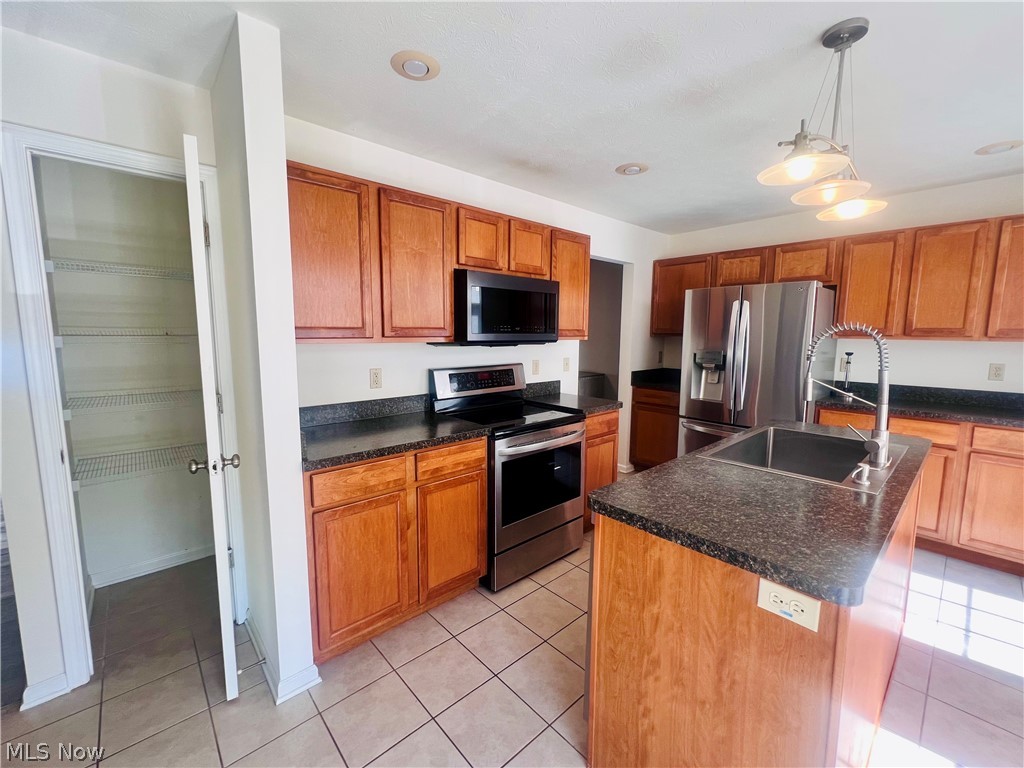 1963 E 85th Street Cleveland OH 44106