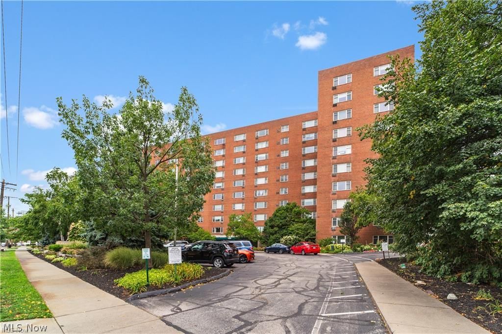11820 Edgewater Drive Lakewood OH 44107