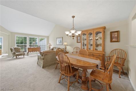 1652 Southpointe Circle NE Canton OH 44714