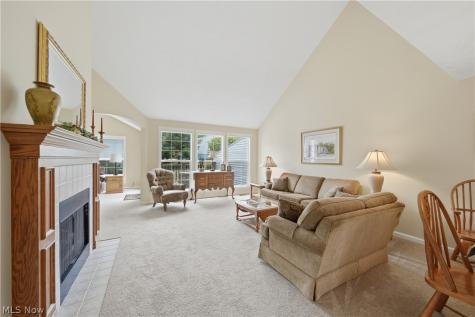 1652 Southpointe Circle NE Canton OH 44714