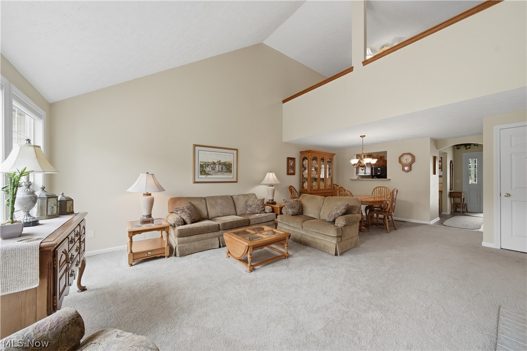1652 Southpointe Circle NE Canton OH 44714