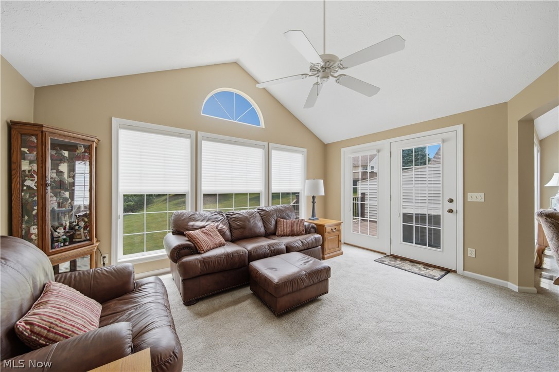 1652 Southpointe Circle NE Canton OH 44714