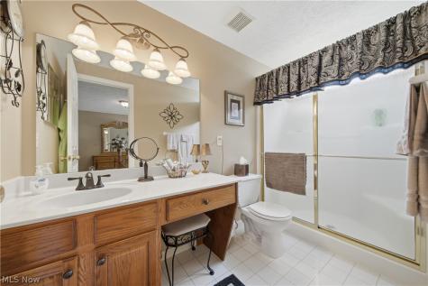 1652 Southpointe Circle NE Canton OH 44714