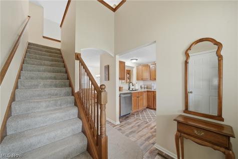 1652 Southpointe Circle NE Canton OH 44714