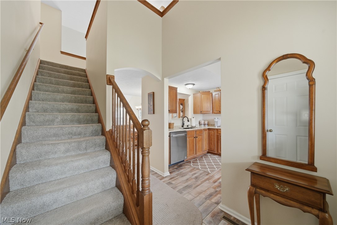 1652 Southpointe Circle NE Canton OH 44714