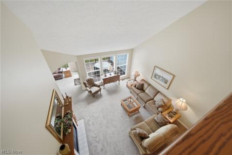 1652 Southpointe Circle NE Canton OH 44714